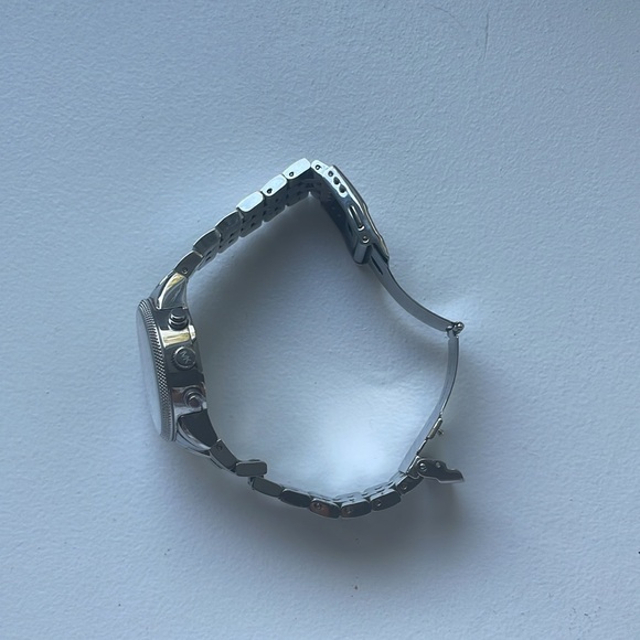 Michael Kors women's silver watch - Picture 3 of 5